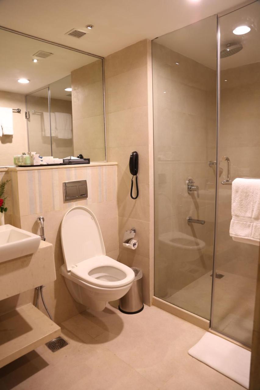 V 7 Hotel เชนไน ภายนอก รูปภาพ